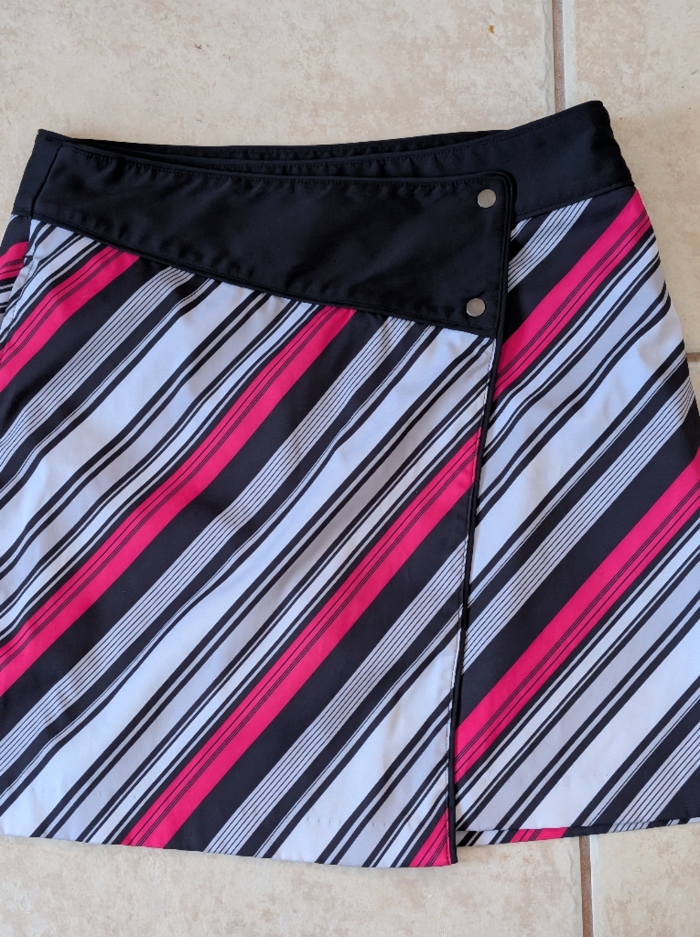 GymShark Athletic Striped Skort Size 4